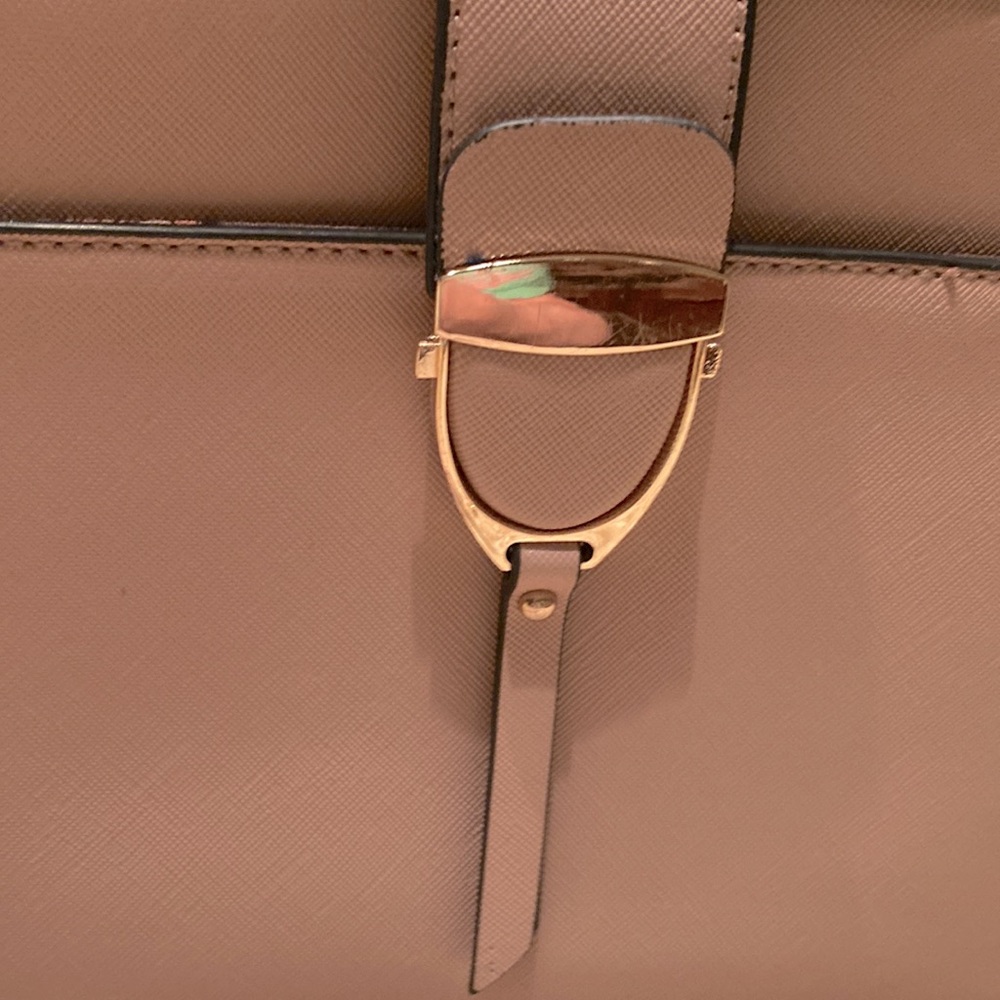 Elegant Blush Crossbody Bag - Picture 2 of 12